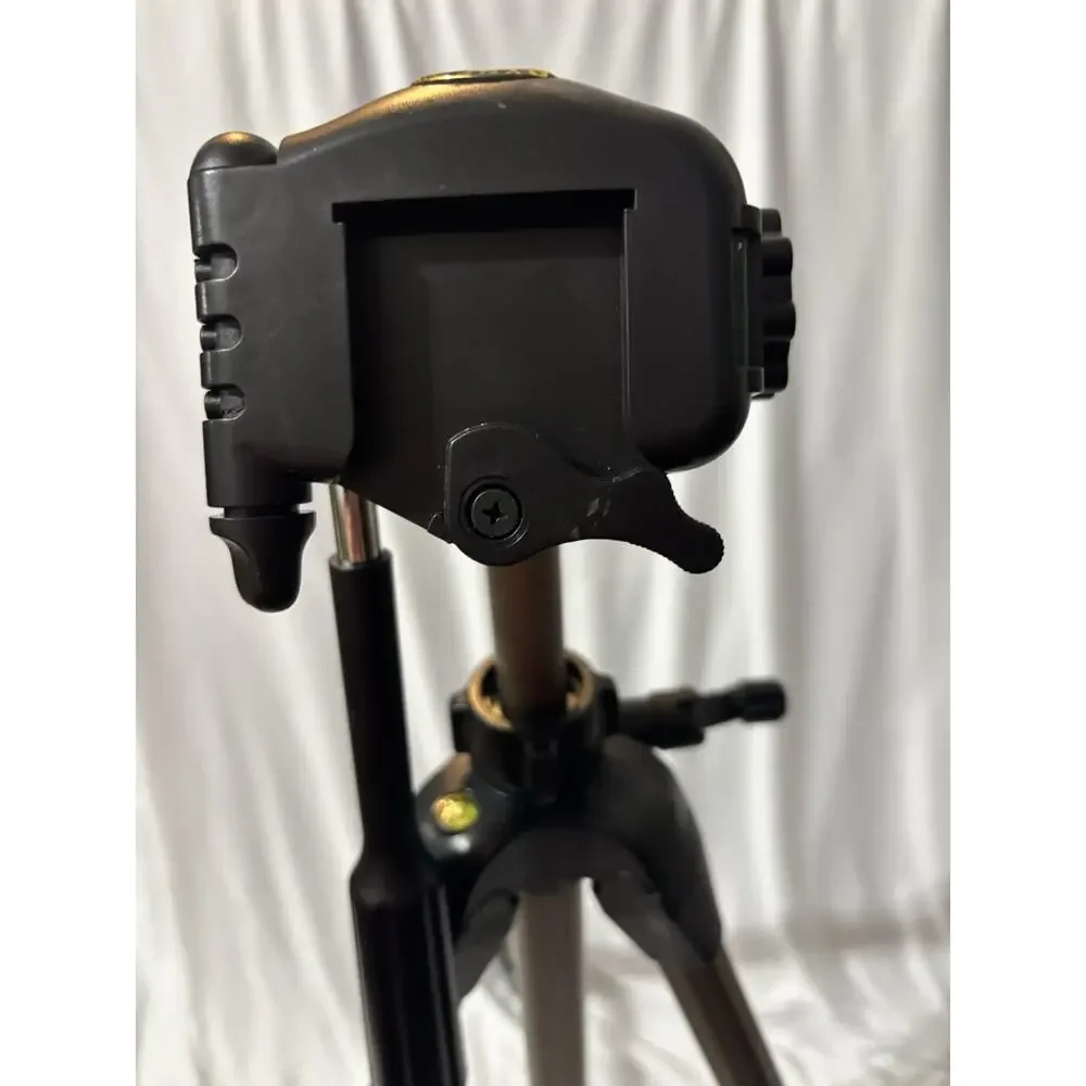 Dynex DX-TRP60 Tripod